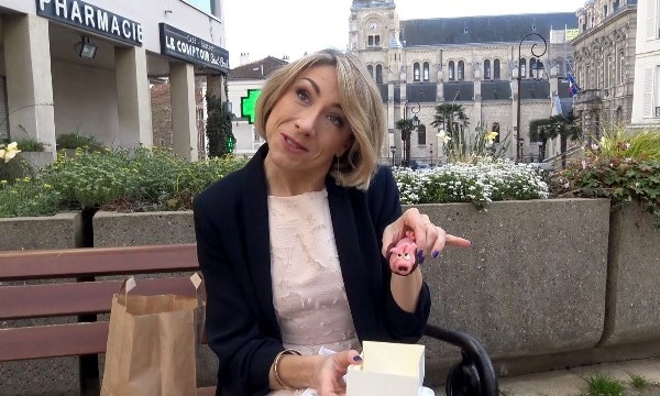 Сорока восьми летняя куколка сочно отдается в шоколадку.